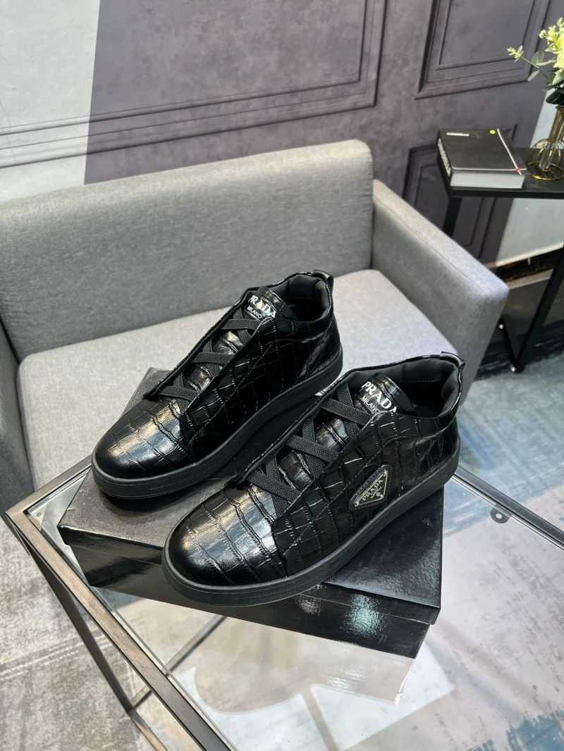 Prada Low Shoes Bold 33978