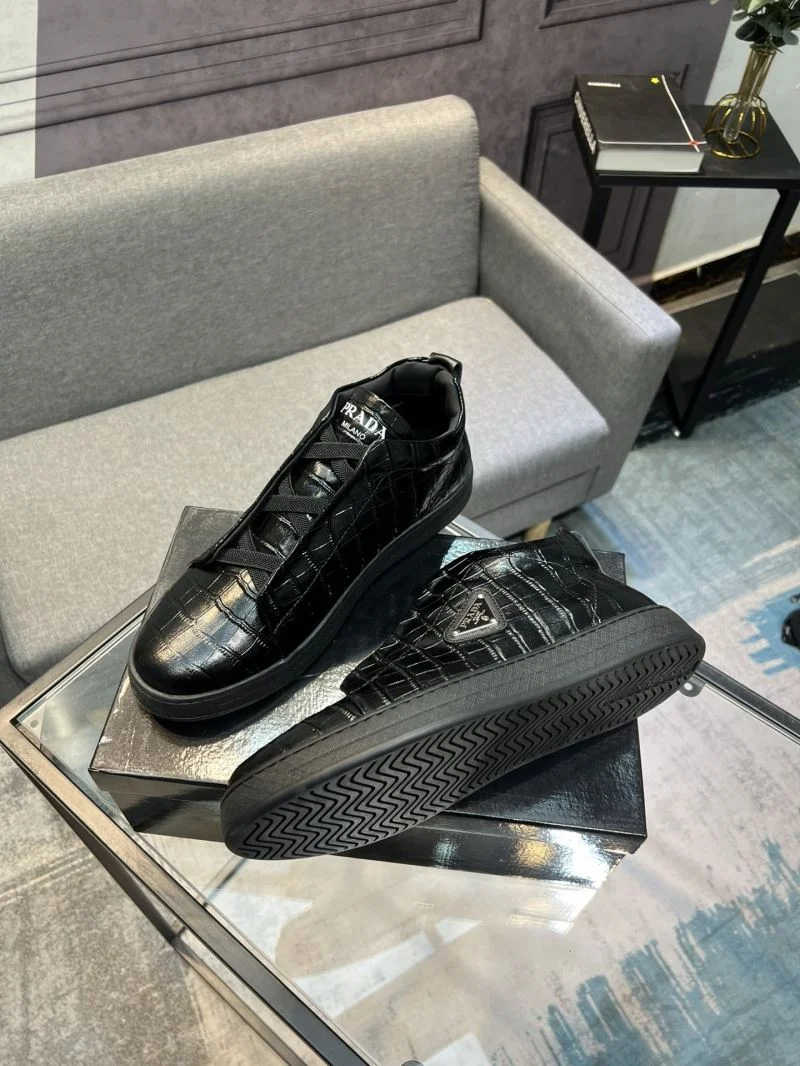 Prada Low Shoes Bold 33978