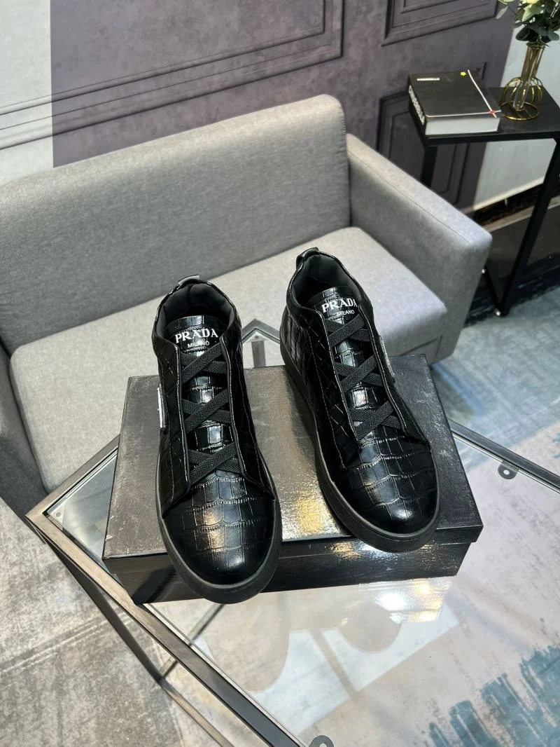 Prada Low Shoes Bold 33978