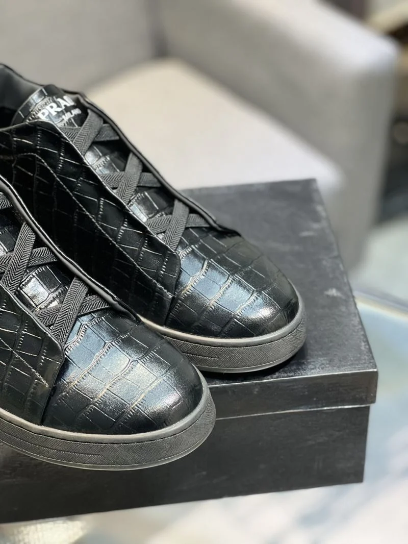 Prada Low Shoes Bold 33978