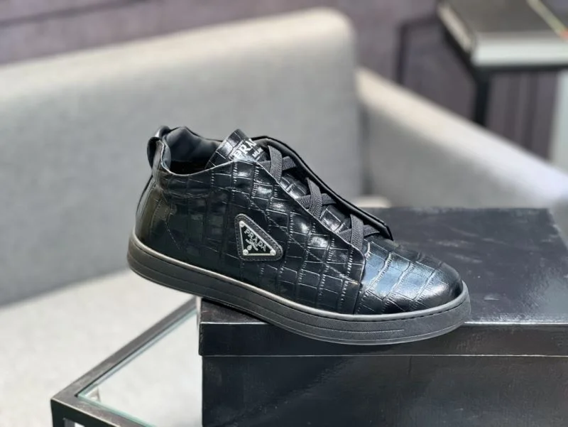Prada Low Shoes Bold 33978