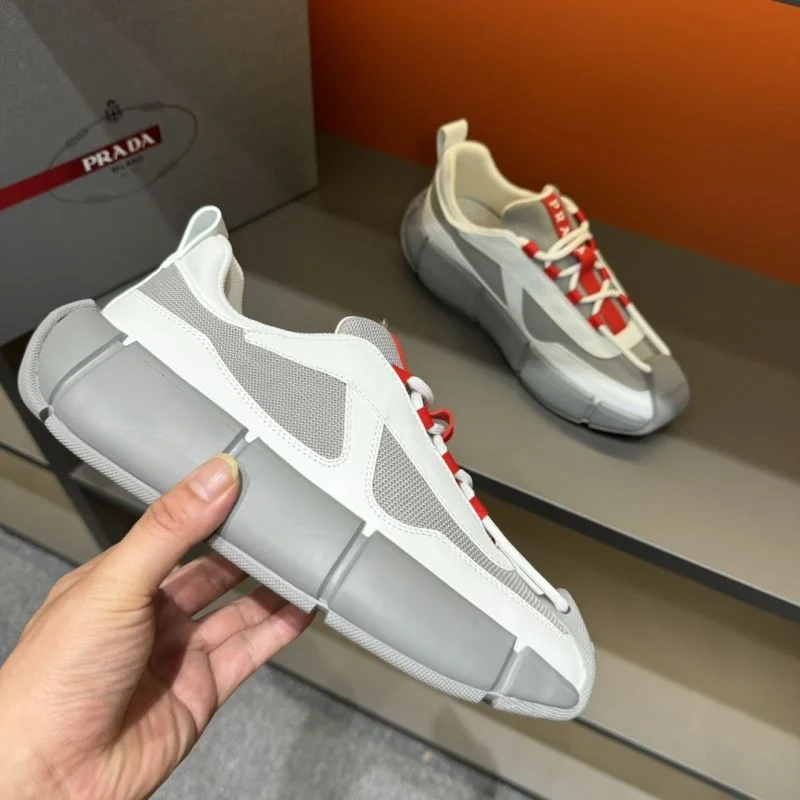 RelaxedFit Prada Low Shoes 33963