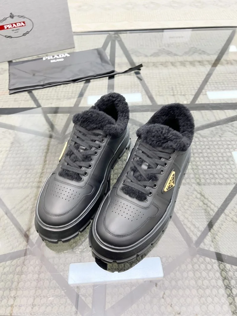 Prada Low Shoes Modern 33942