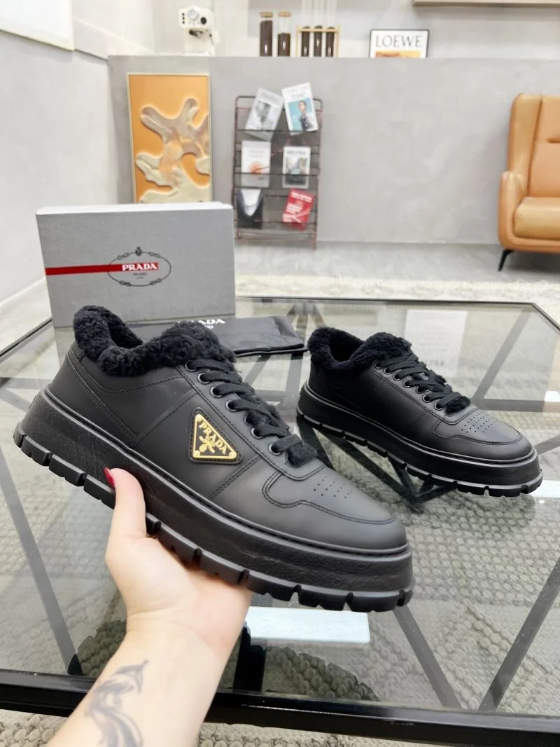Prada Low Shoes Modern 33942
