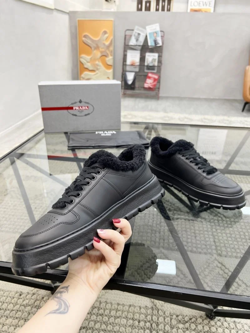 Prada Low Shoes Modern 33942