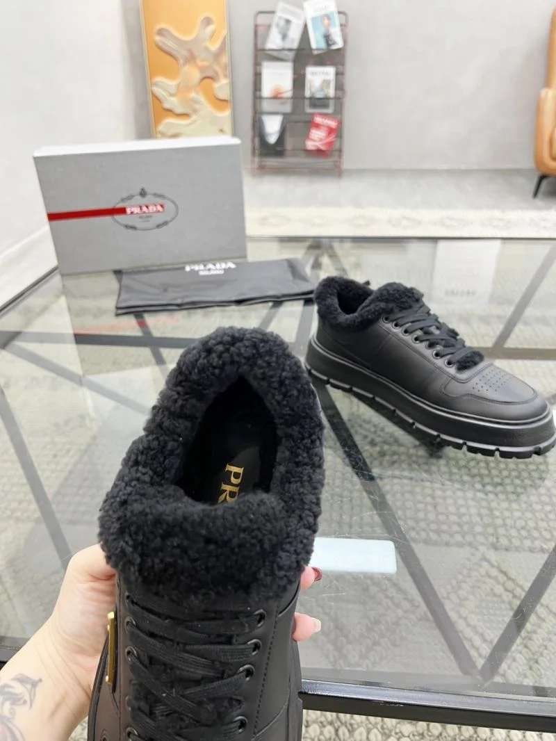 Prada Low Shoes Modern 33942
