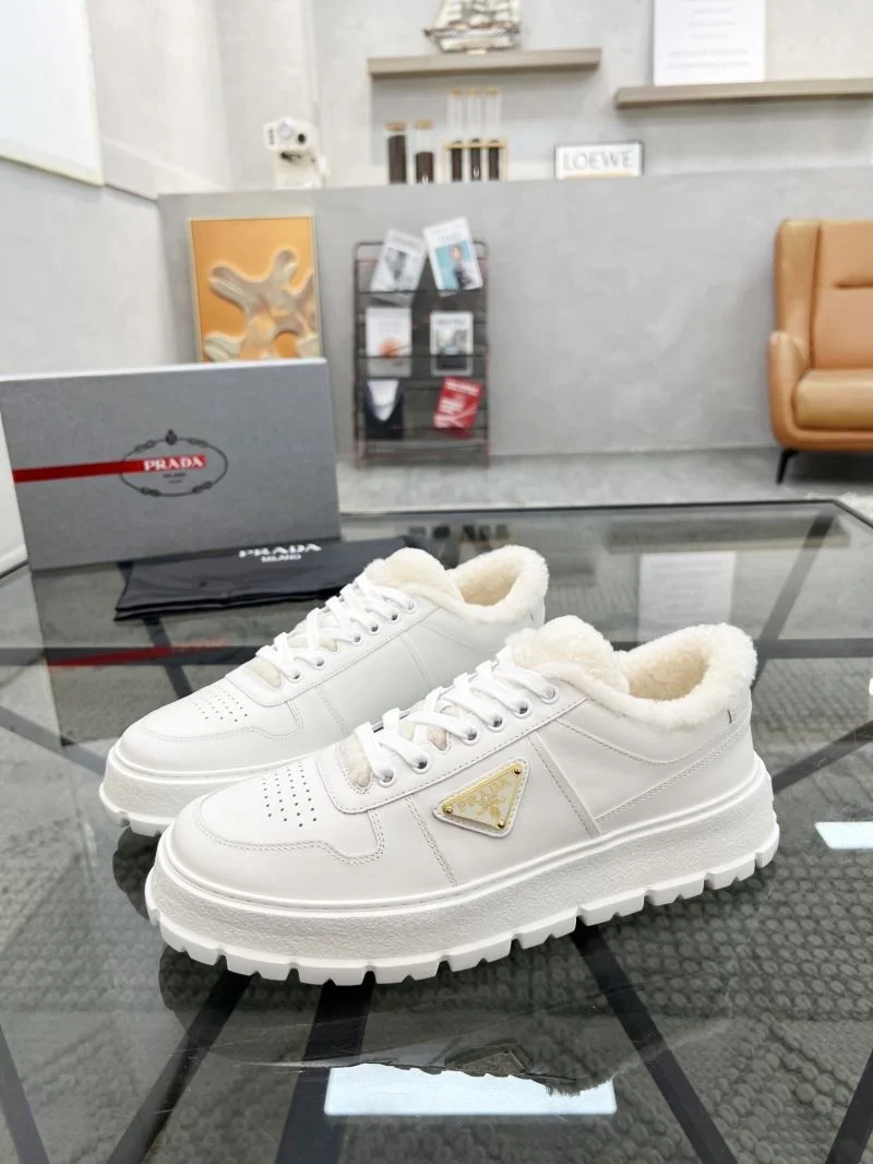 Sustainable Prada Low Shoes 33937