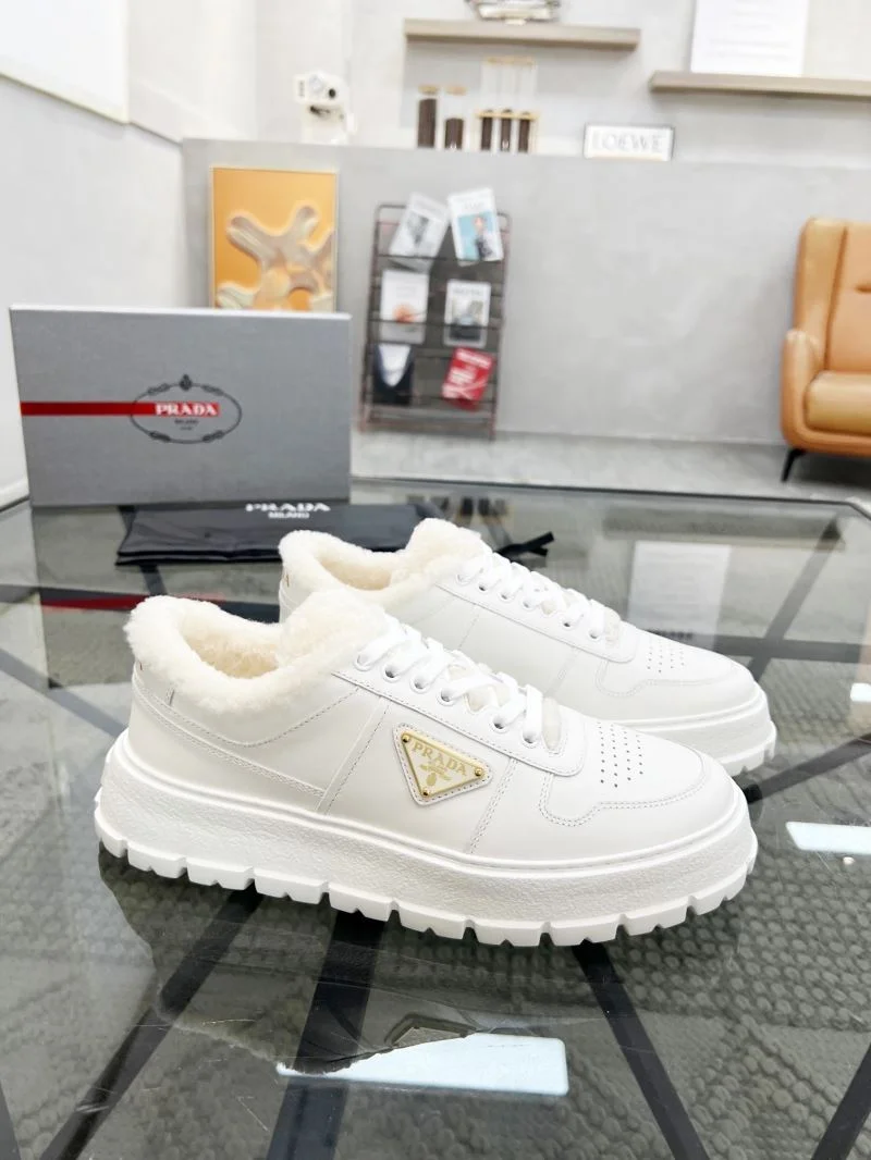 Sustainable Prada Low Shoes 33937