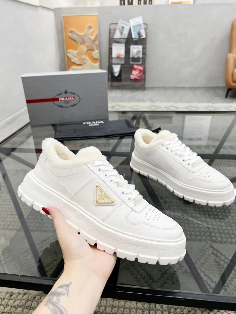 Sustainable Prada Low Shoes 33937