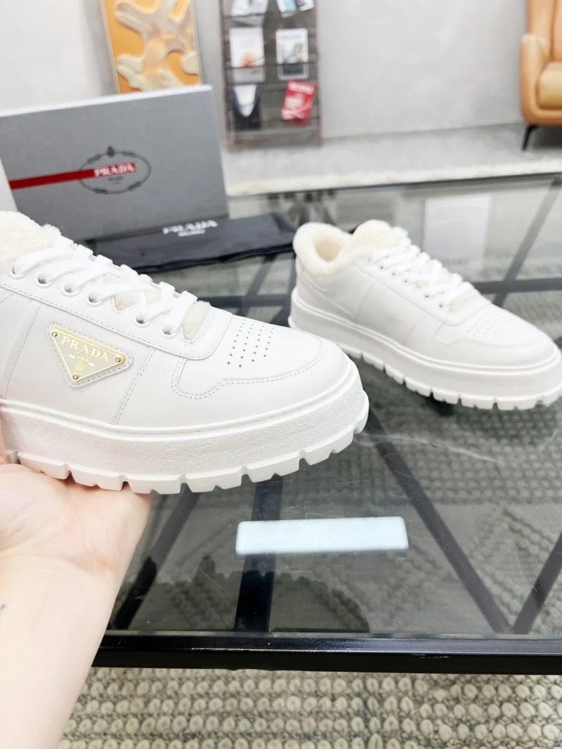 Sustainable Prada Low Shoes 33937