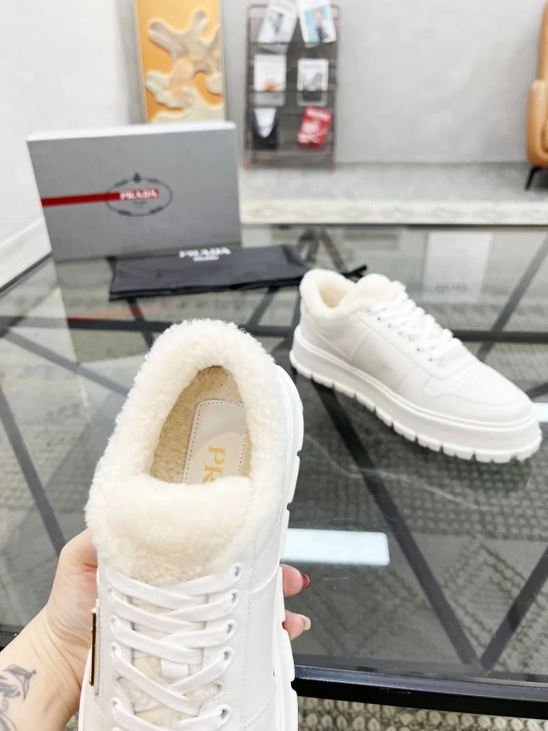 Sustainable Prada Low Shoes 33937