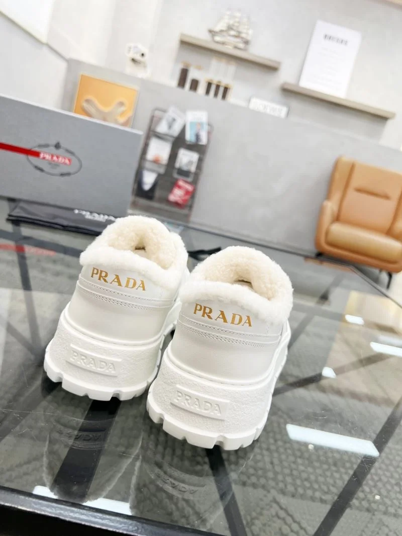Sustainable Prada Low Shoes 33937