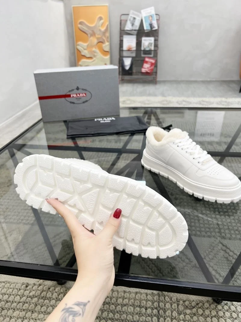 Sustainable Prada Low Shoes 33937