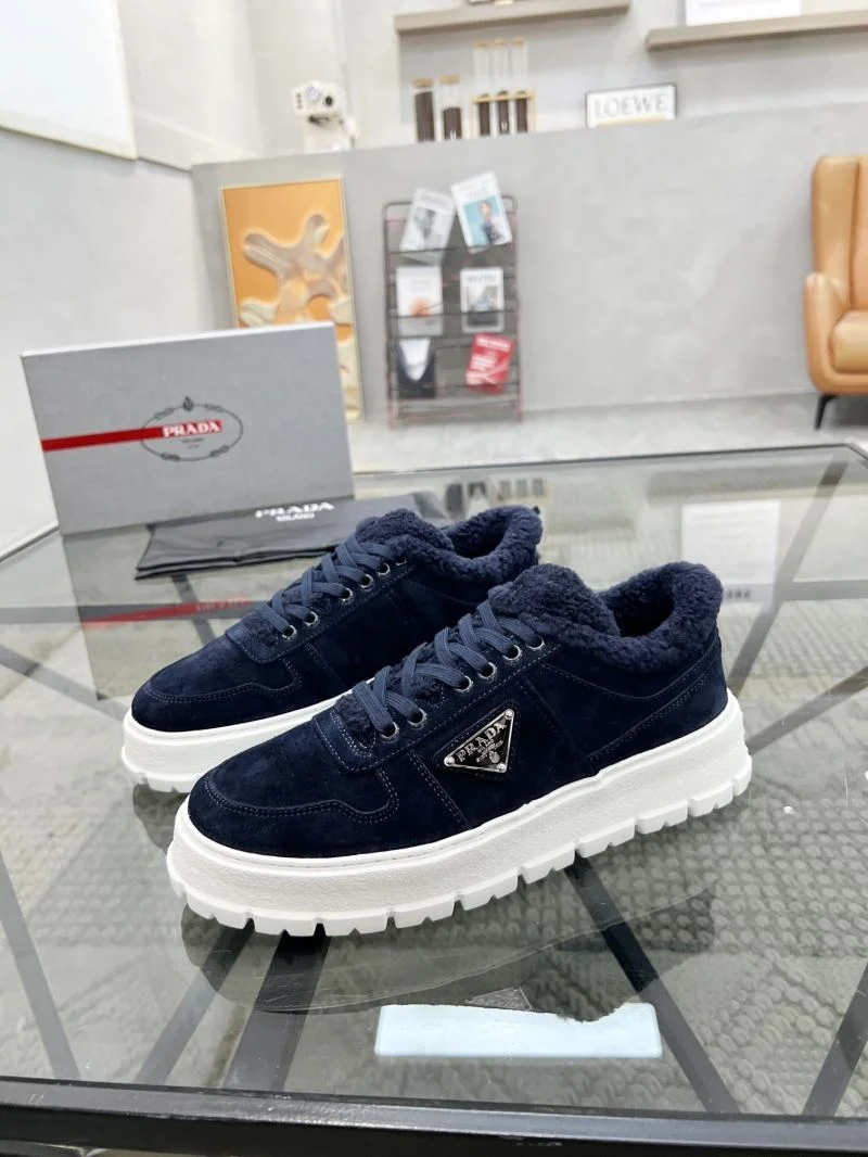 Practical Prada Low Shoes 33911