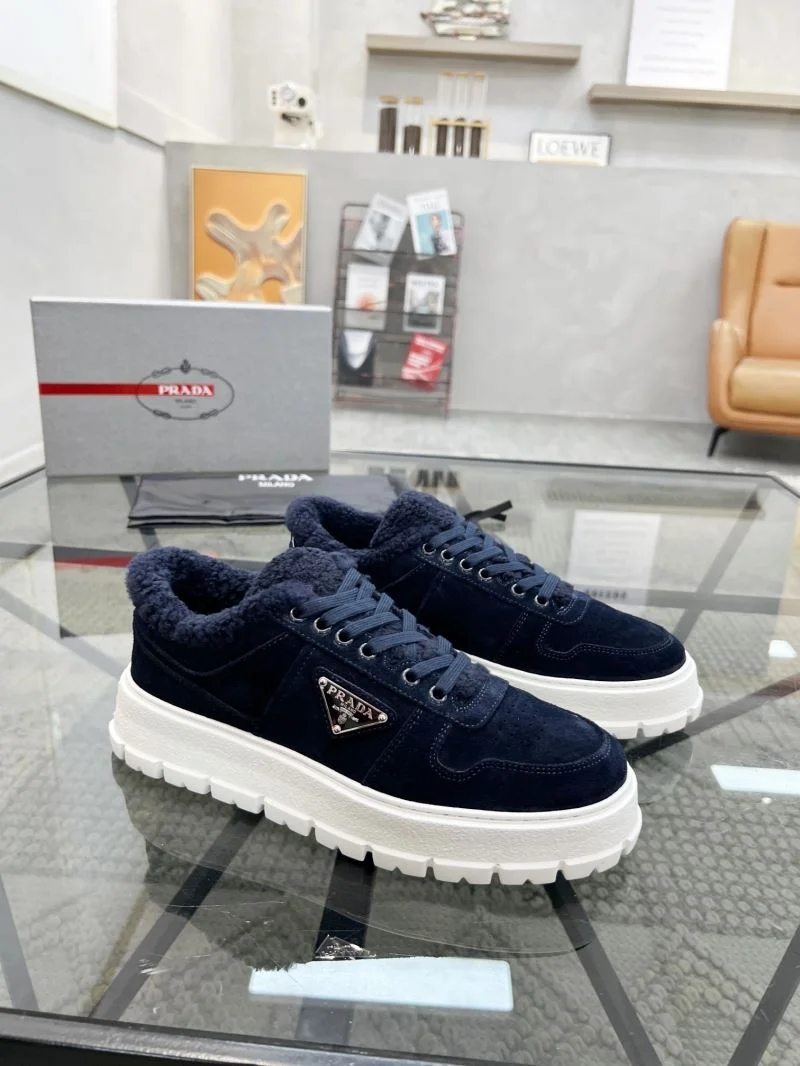 Practical Prada Low Shoes 33911
