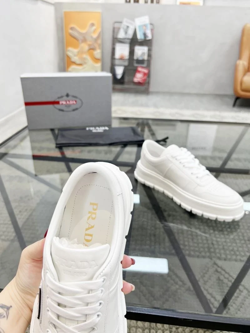 Sleek Prada Low Shoes 33926