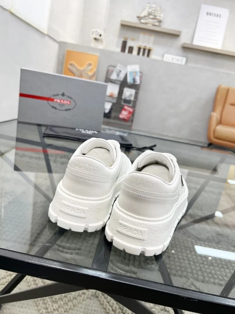 Sleek Prada Low Shoes 33926