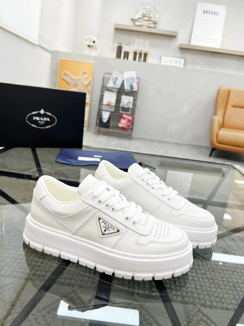 Prada Low Shoes Breathable 33927