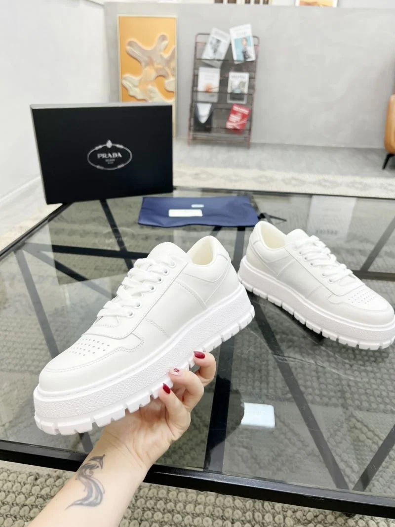 Prada Low Shoes Breathable 33927