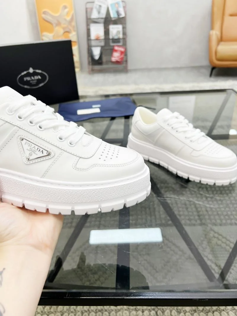 Prada Low Shoes Breathable 33927