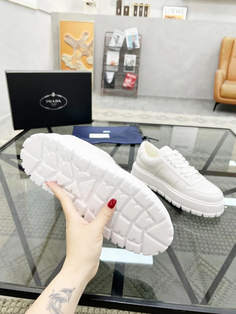 Prada Low Shoes Breathable 33927