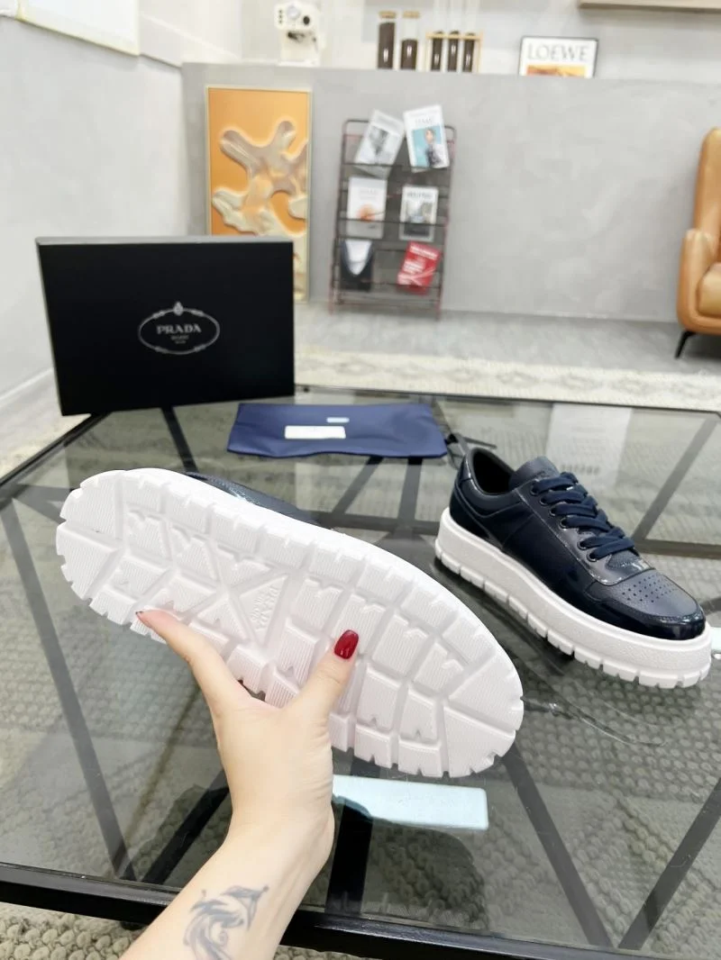 Trendy Prada Low Shoes 33925
