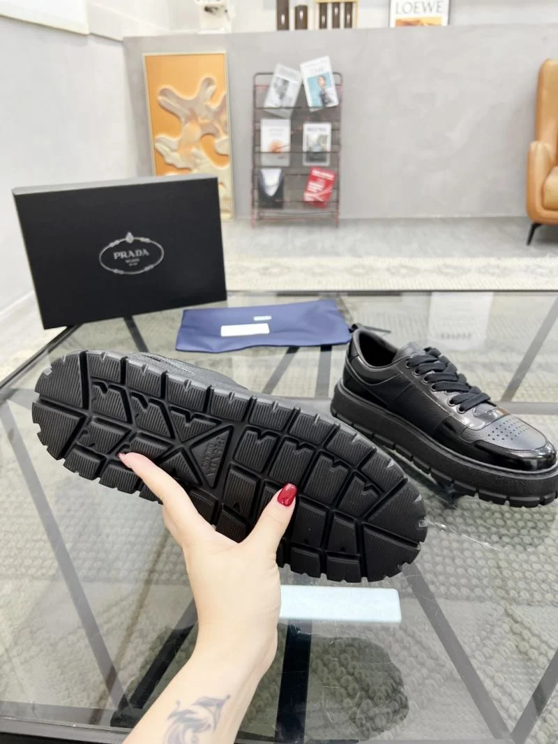 Prada Low Shoes TravelReady 33912