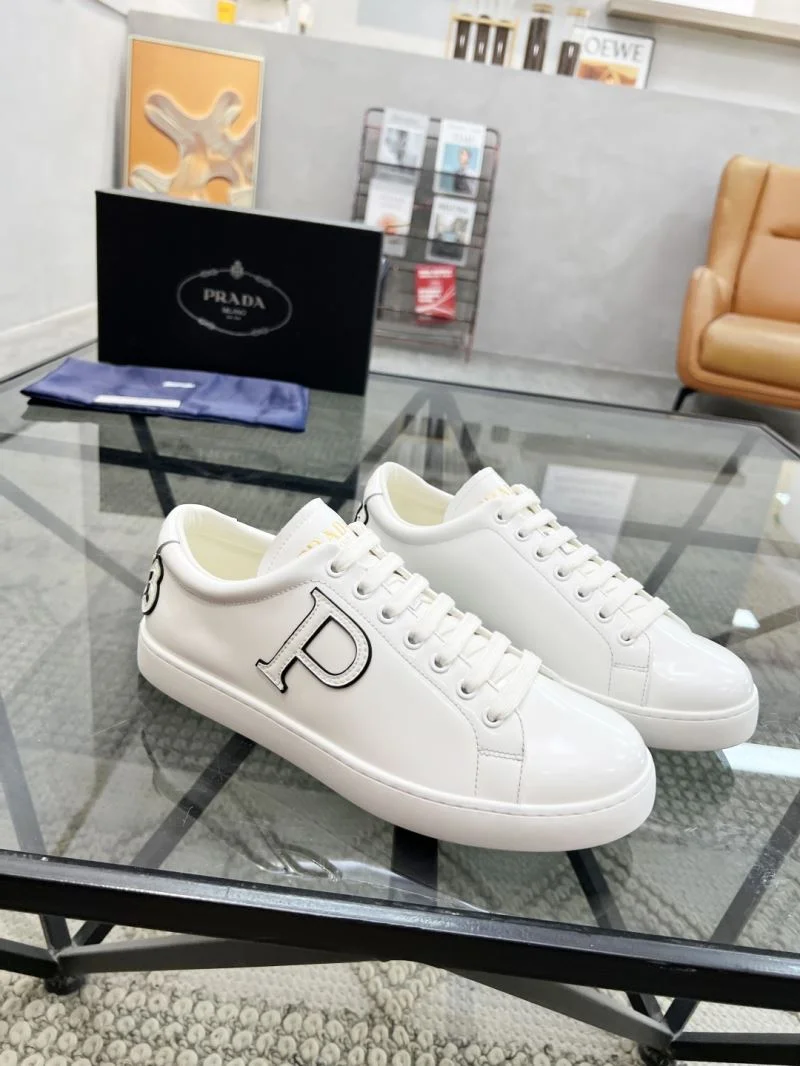 Prada Low Shoes MultiPurpose 33931