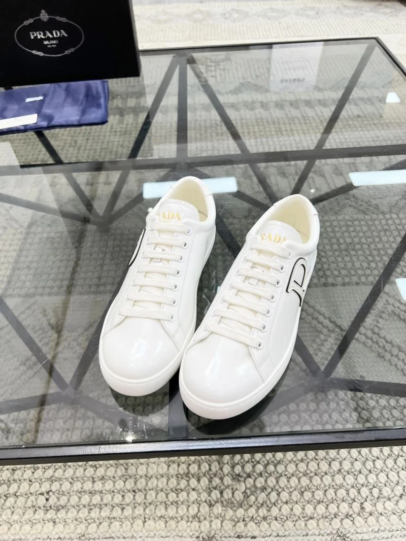 Prada Low Shoes MultiPurpose 33931