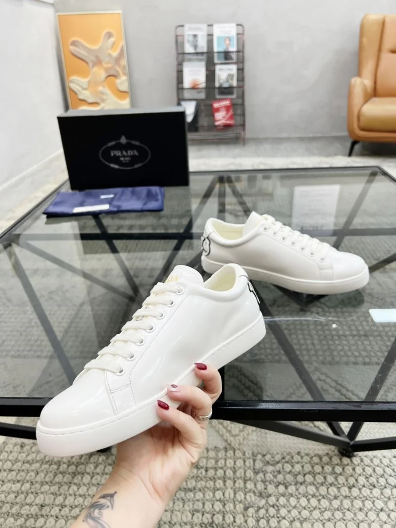 Prada Low Shoes MultiPurpose 33931