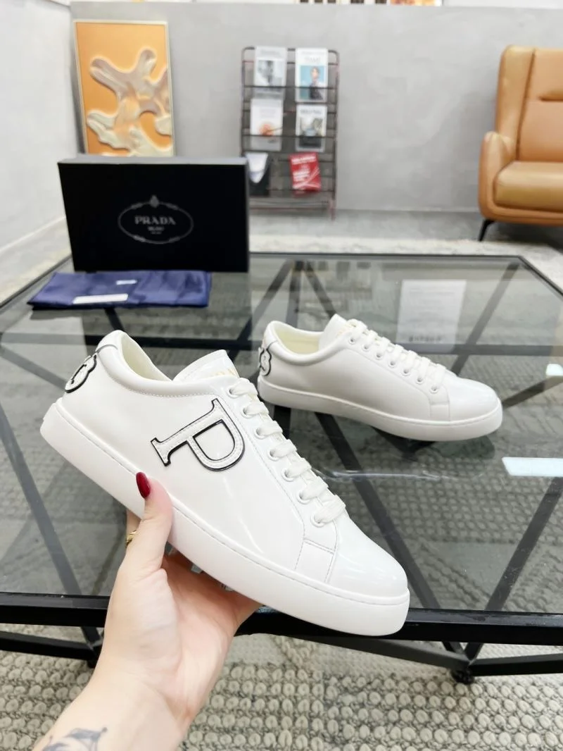 Prada Low Shoes MultiPurpose 33931
