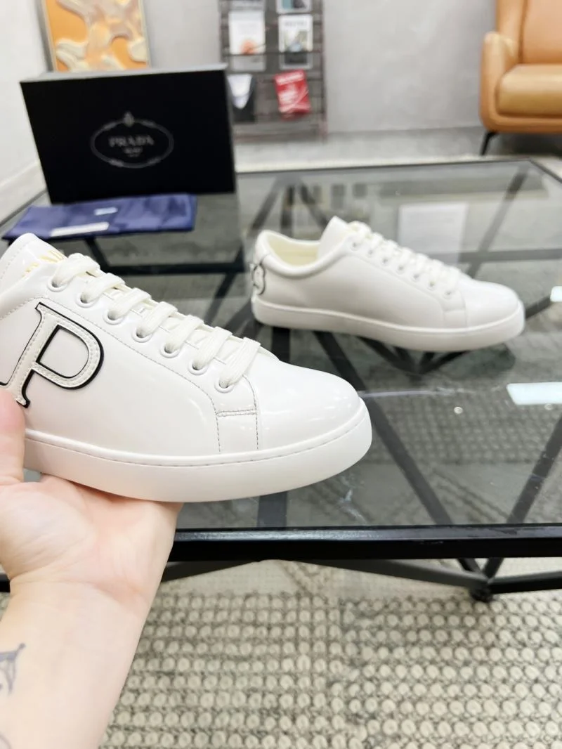 Prada Low Shoes MultiPurpose 33931
