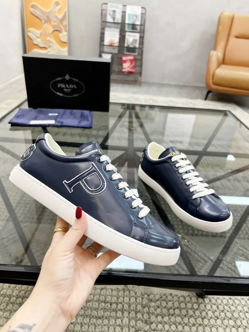 Prada Low Shoes Unisex 33922