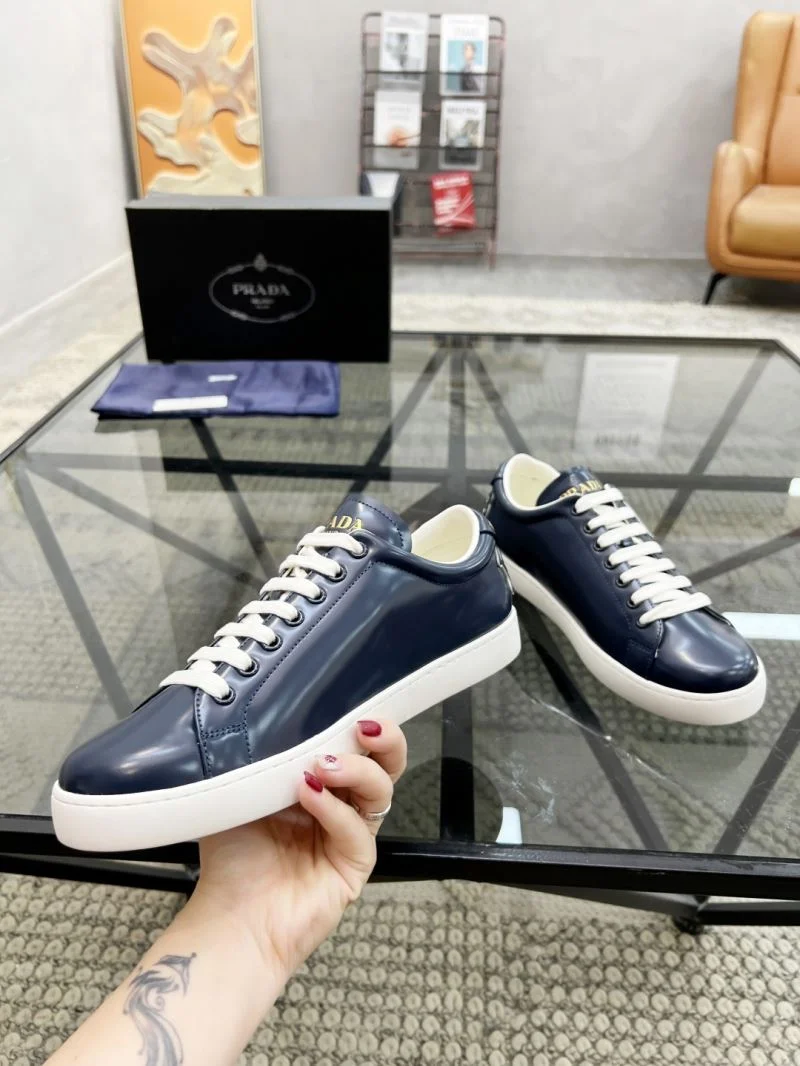 Prada Low Shoes Unisex 33922