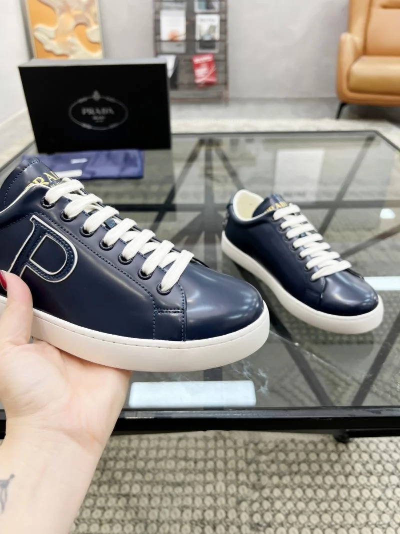 Prada Low Shoes Unisex 33922