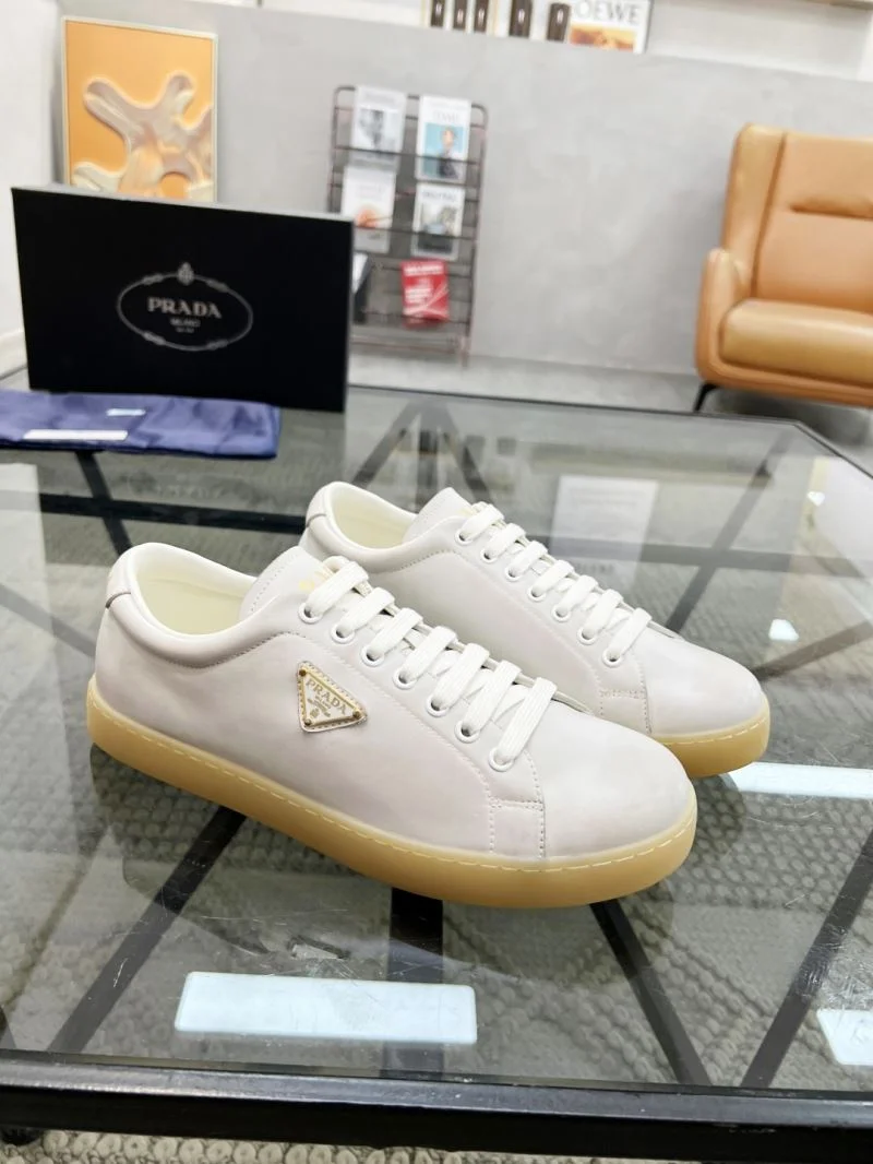 Timeless Prada Low Shoes 33923