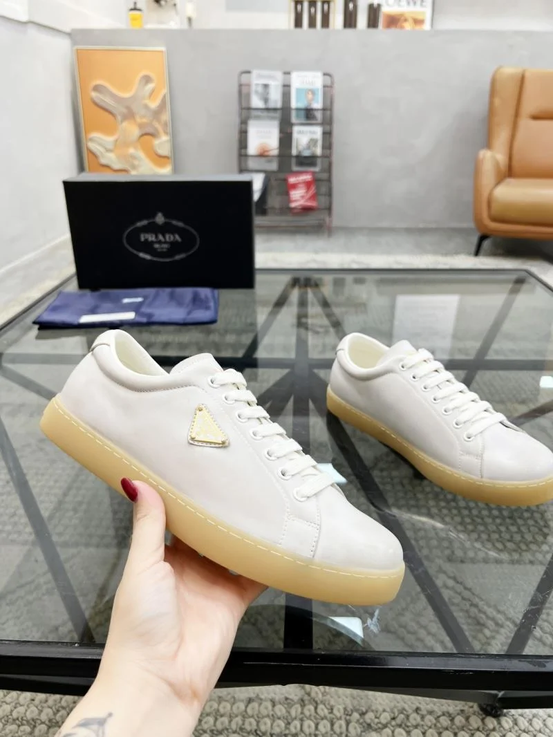 Timeless Prada Low Shoes 33923