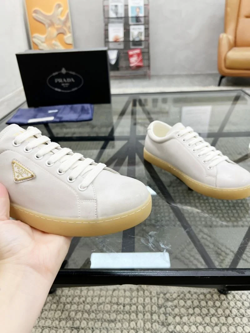 Timeless Prada Low Shoes 33923