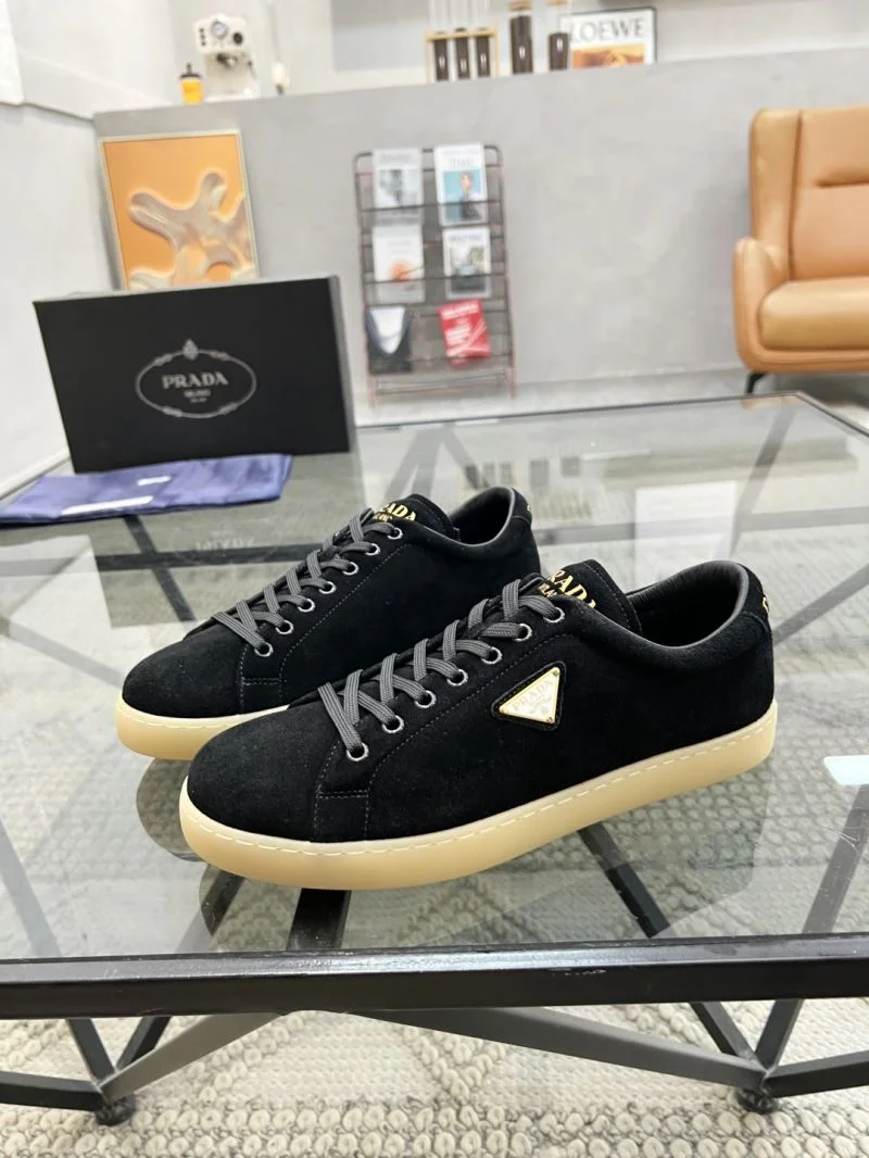Timeless Prada Low Shoes 33934