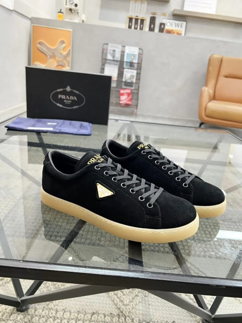 Timeless Prada Low Shoes 33934