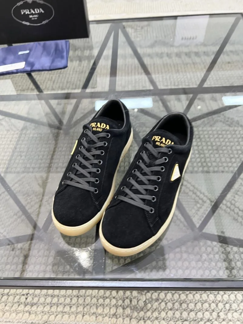 Timeless Prada Low Shoes 33934