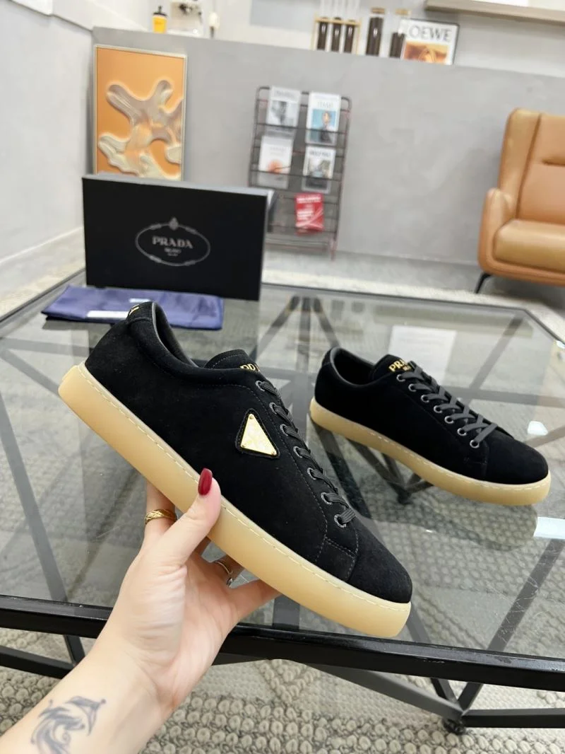 Timeless Prada Low Shoes 33934