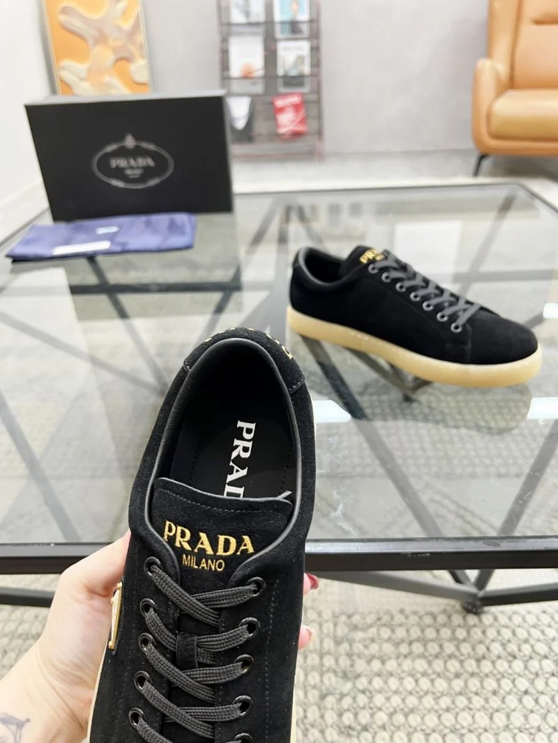 Timeless Prada Low Shoes 33934