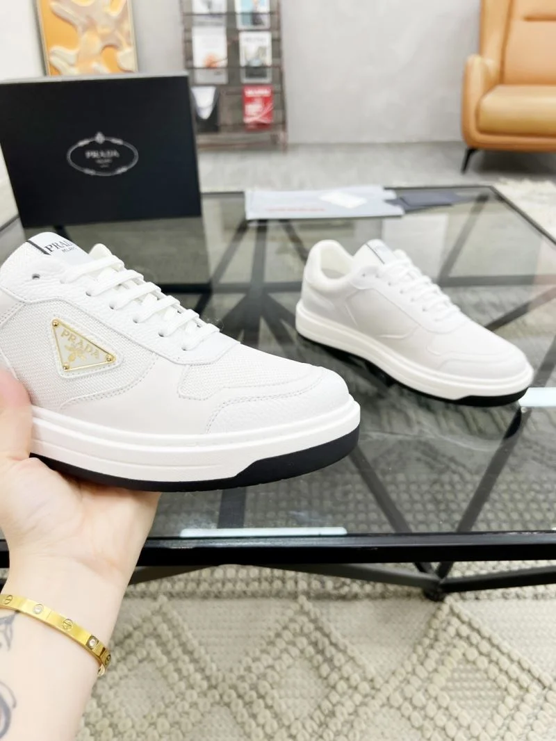 Unisex Prada Low Shoes 33910