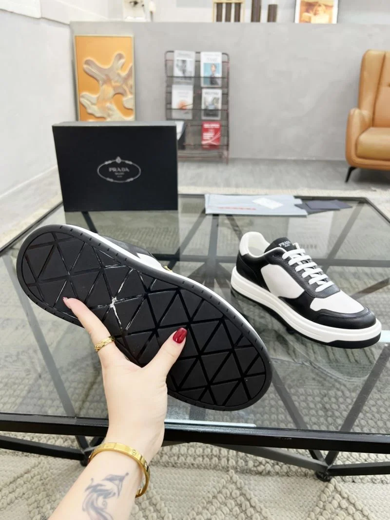 Prada Low Shoes Timeless 33919
