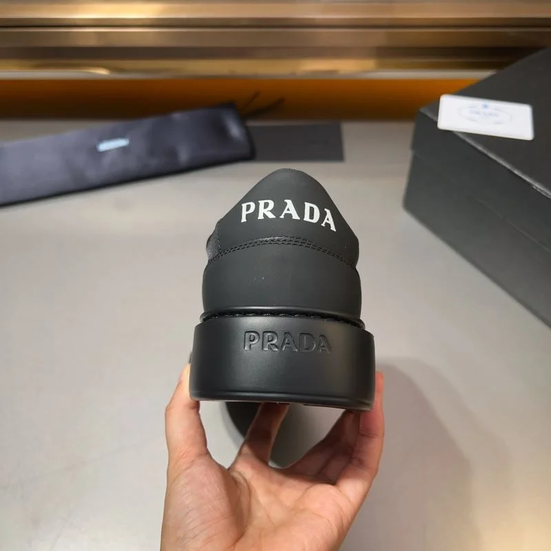 Refined Prada Low Shoes 33909
