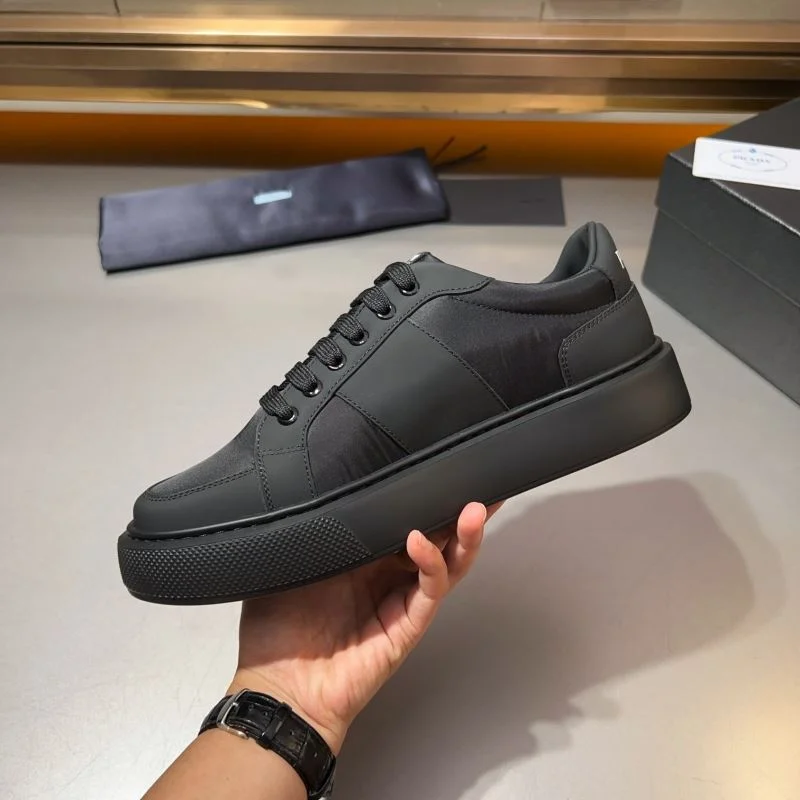 Refined Prada Low Shoes 33909