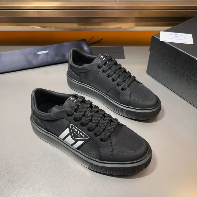 Refined Prada Low Shoes 33909