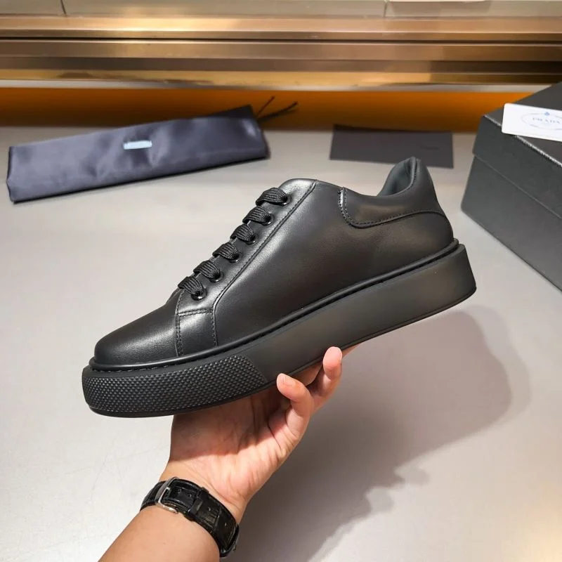 Youthful Prada Low Shoes 33904