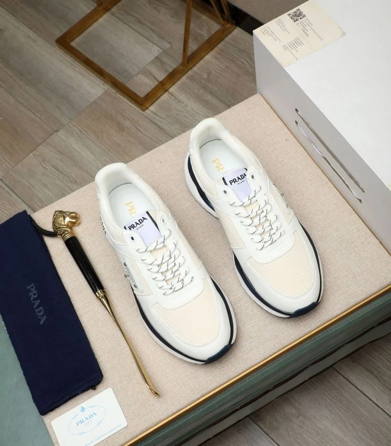 Original Prada Low Shoes 33873